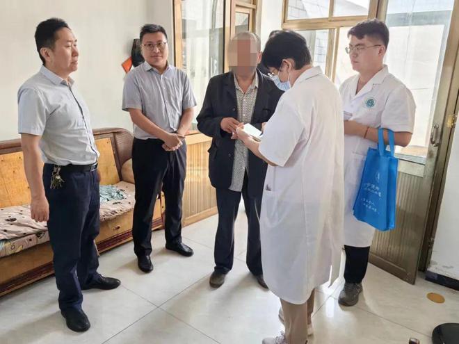 泛亚电竞平台“情满金秋 天使暖心”宁阳县民政局组织医疗团队开展精神障碍患者社区康