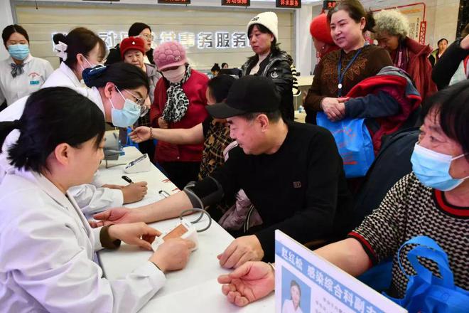 白城市开展泛亚电竞app“健康科普进基层 爱心义诊暖民心”送健康进基层系列活动(图3)