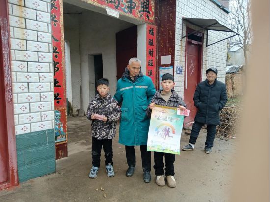 一位村泛亚电竞平台医的春节大礼｜新春走基层(图2)