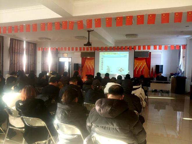 泛亚电竞入口安图县九龙街道开展预防颈椎病健康科普知识讲座