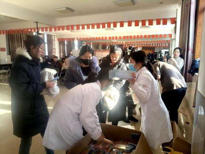 泛亚电竞入口安图县九龙街道开展预防颈椎病健康科普知识讲座(图2) 泛亚电竞入口安图县九龙街道开展预防颈椎病健康科普知识讲座(图2)