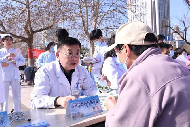 济宁市第一人民医院启动“健康中国2030共建共享健康社泛亚电竞网址区”大型巡回义诊活动(图2)