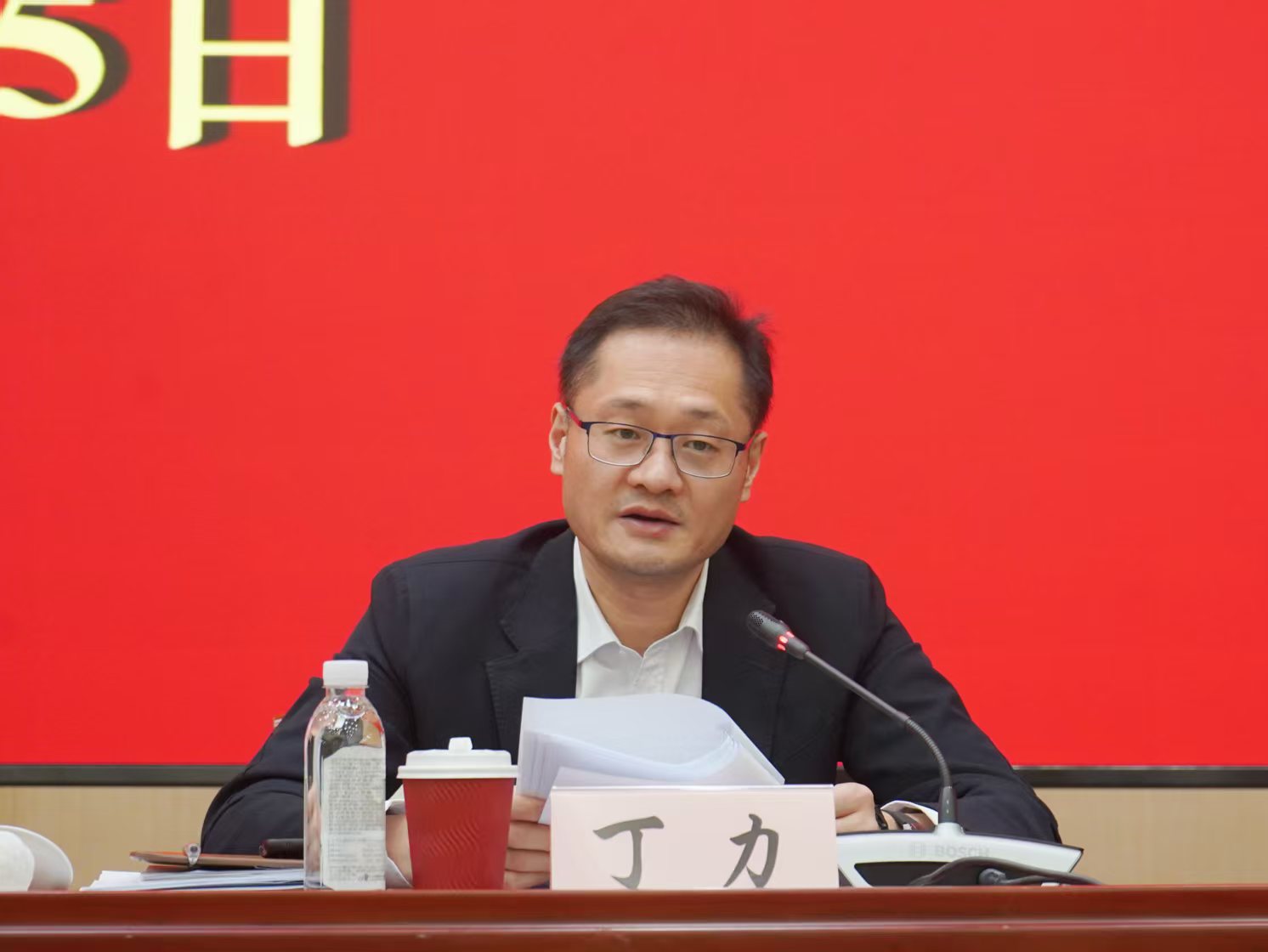 宝山区召开2025年卫生健康工作会议泛亚电竞网址(图2)