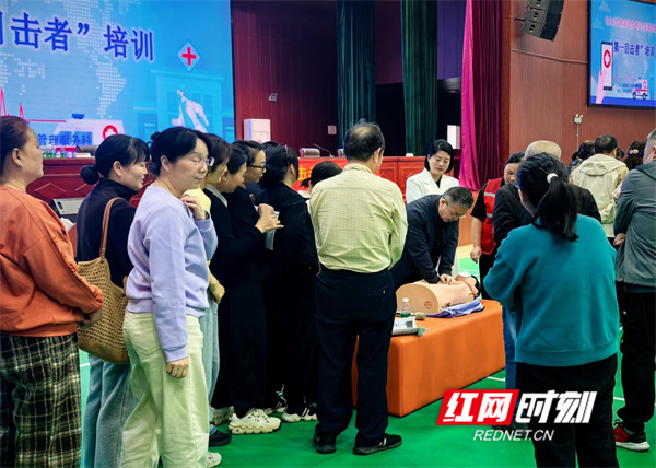泛亚电竞平台医疗服务提升年丨永州市第四人民医院走进湖南省永州监狱开展第一目击者急救技能培训(图2)