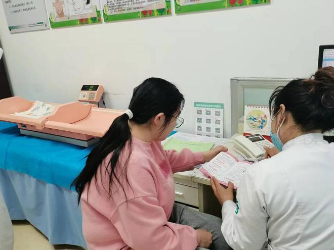泛亚电竞注册东营经开区医疗卫生服务中心开展“世界卫生日”宣传服务活动(图2)