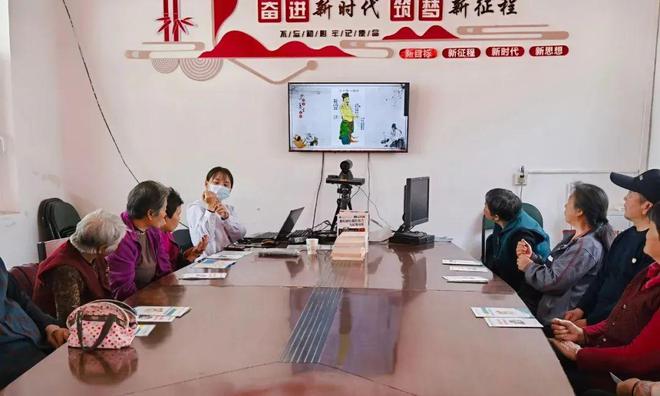 健康科普专家走基层 湖屯镇卫生院泛亚电竞平台走进钱庄新村普及高血压防治与中医养生知识(图2)