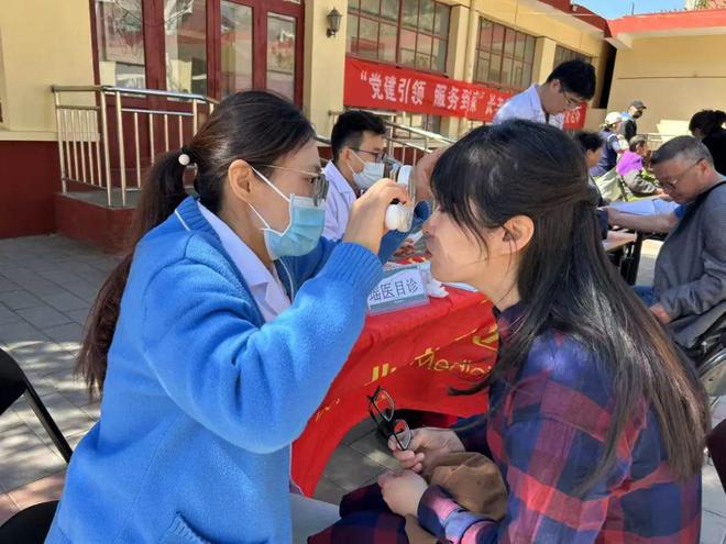 泛亚电竞北京瑶医医院受邀走进朱家坟南区社区义诊献爱心
