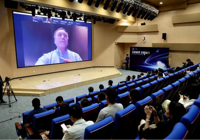 多泛亚电竞网址方共话肿瘤防治全程管理 全息发力(图3)
